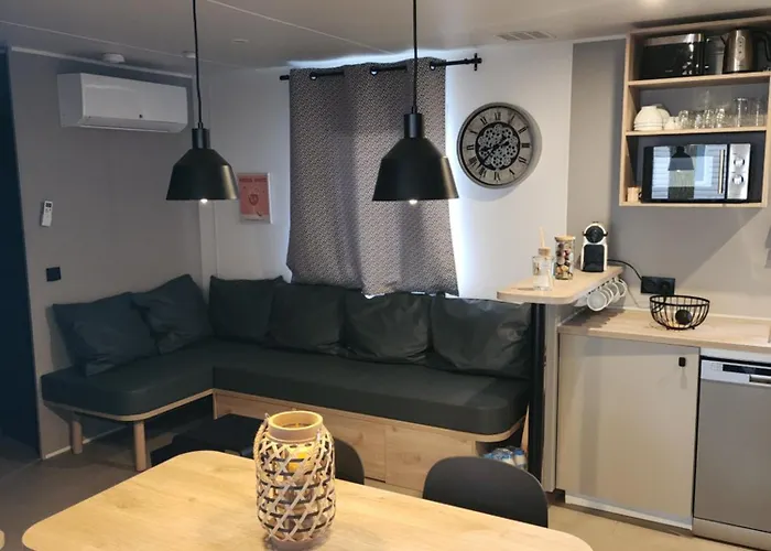 Mobil Home Domaine De La Yole 6 Personnes Camping 5 Etoiles Vendres Des Le 3 Avril 2026 Κάμπινγκ *